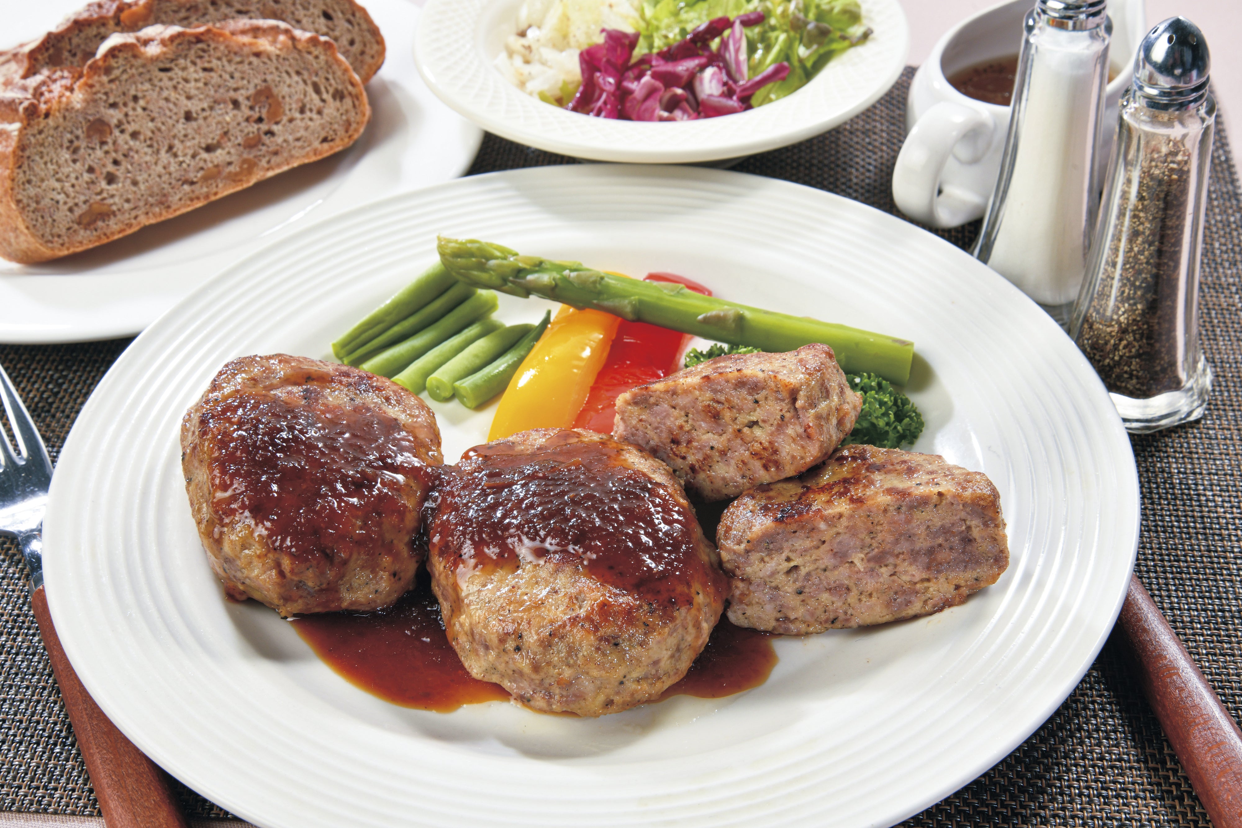 パイオニアファーム もりおか短角牛焼き上げハンバーグ【0027447】冷凍