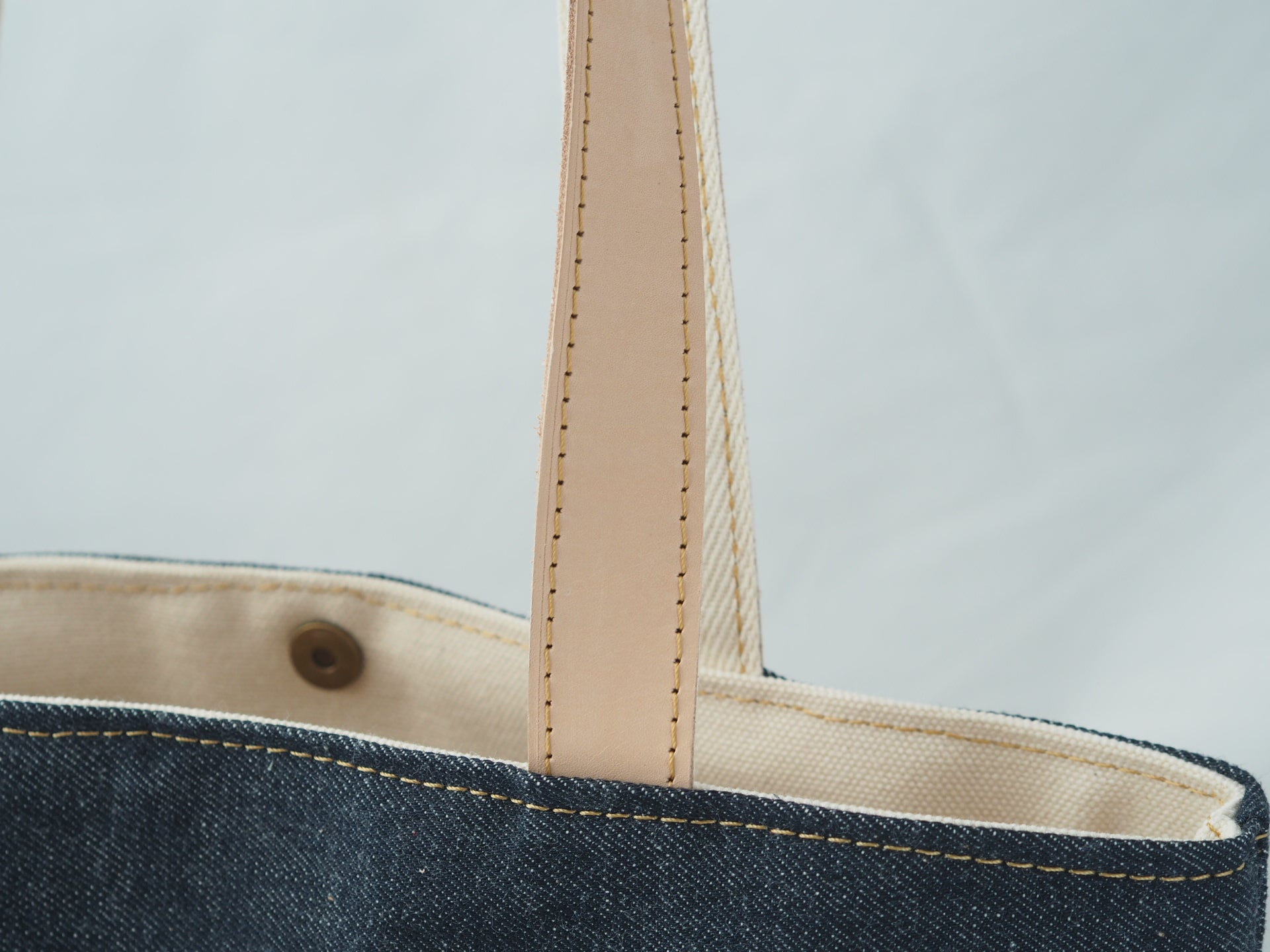 加賀野かばん工房 熟成ヌメ革と岡山県産デニムのトートバッグ中サイズ【30202】受注生産品
